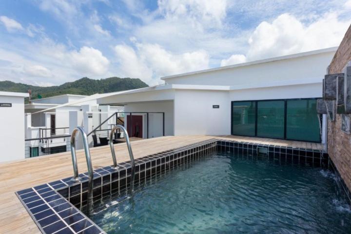 Regent By Resava Kamala Beach