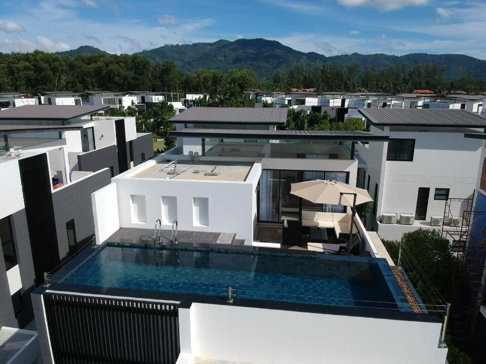 Laguna Park With Rooftop Pool By Lofty *