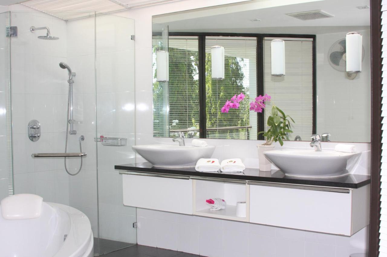 Villa The Fairways - 4 Bedroom For 10 Guests - 7kms To Patong