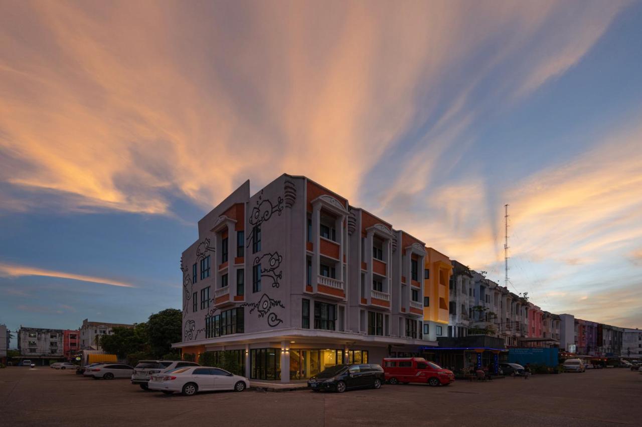Chamemon Bed Town Hotel 3*