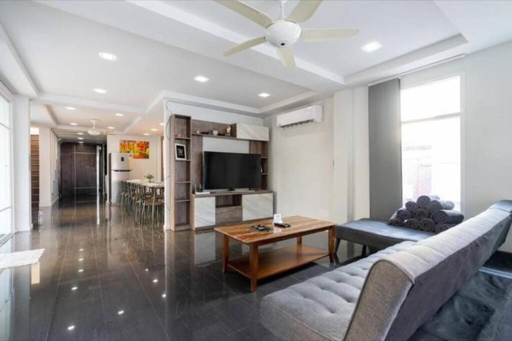 Deluxe Pool Villa Patong