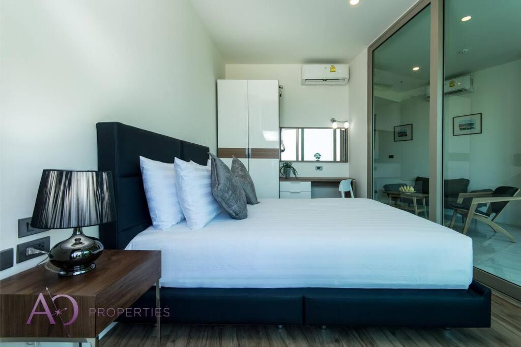 Luxury Sea View One Bedroom *