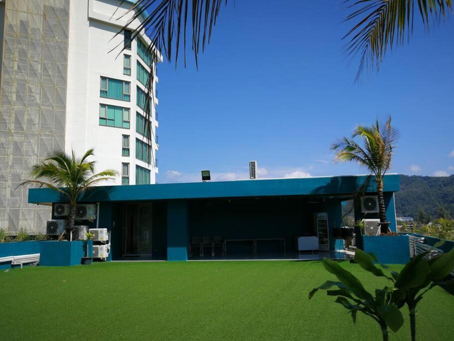 Luxury Sea View One Bedroom *