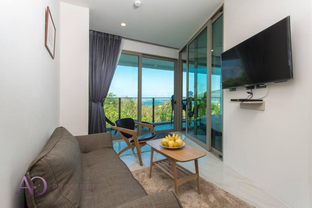 Luxury Sea View One Bedroom Apartment *