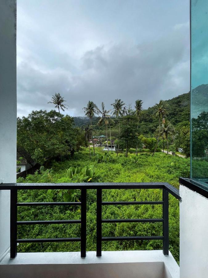 Kefir Phuket Hotel *