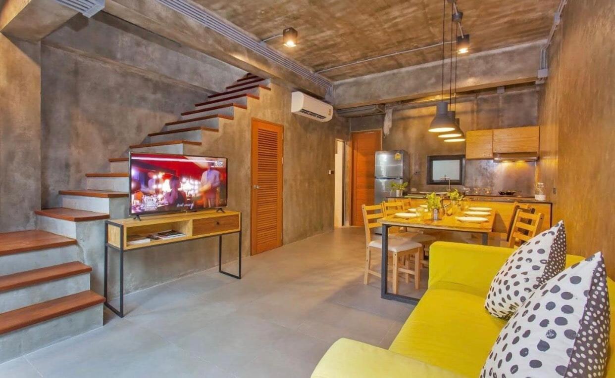 Pd Club Jolly 现代三层工业风奈涵海滩 Villa *
