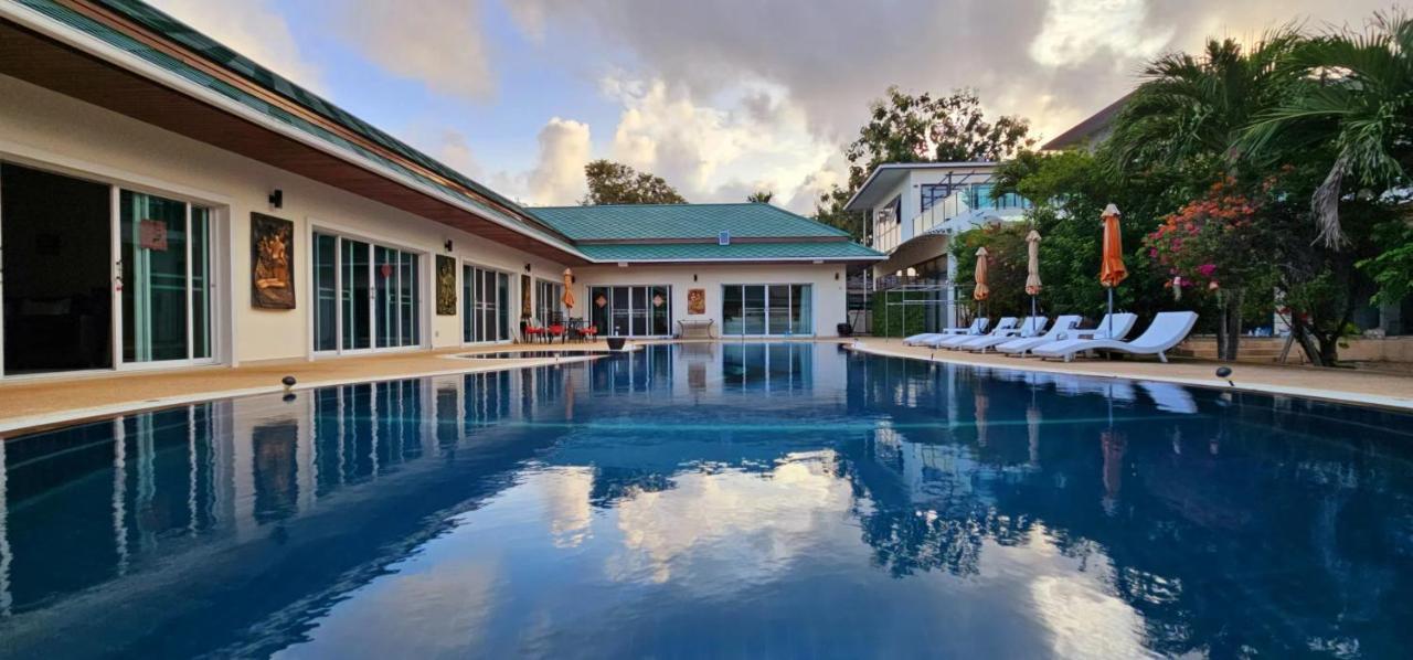Rawai Pool * Phuket