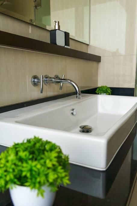 3bdr Townhouse In Laguna Park Villa