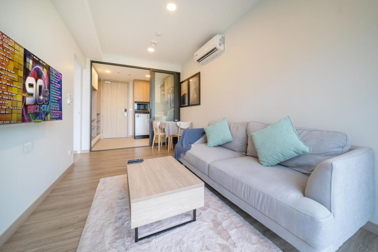 1br In Laguna Sky Park B2405 *