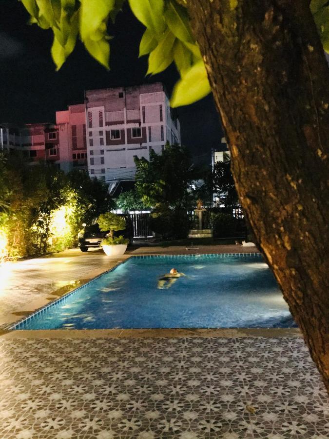 Guest House, Shared Pool, Private Bathroom And Kitchen