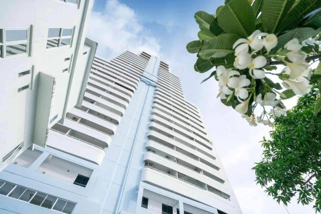 Tower 2 Bedroom Apartment *