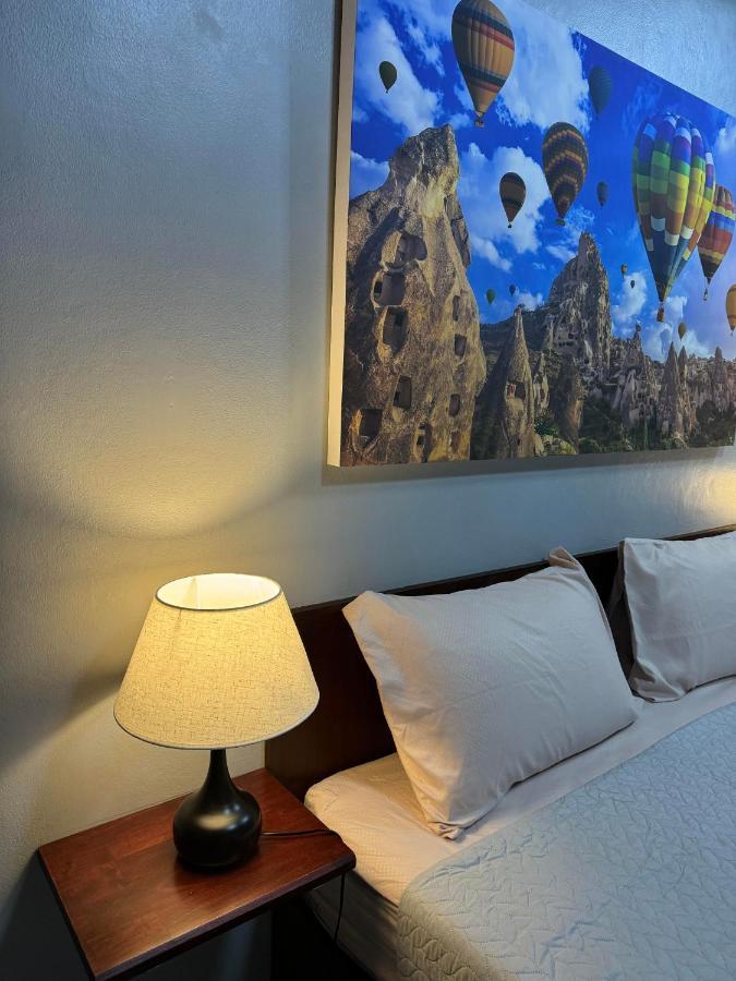 S A F E Hotel *