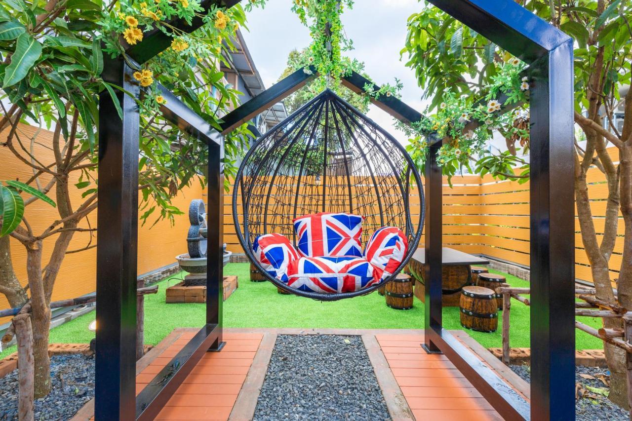 Marco Polo Poshtel & Bistro Hostel *