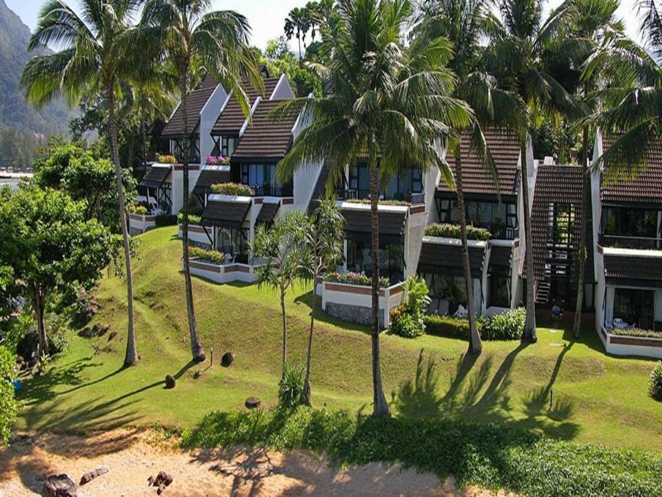 Tropical Escape: Kamala Beach
