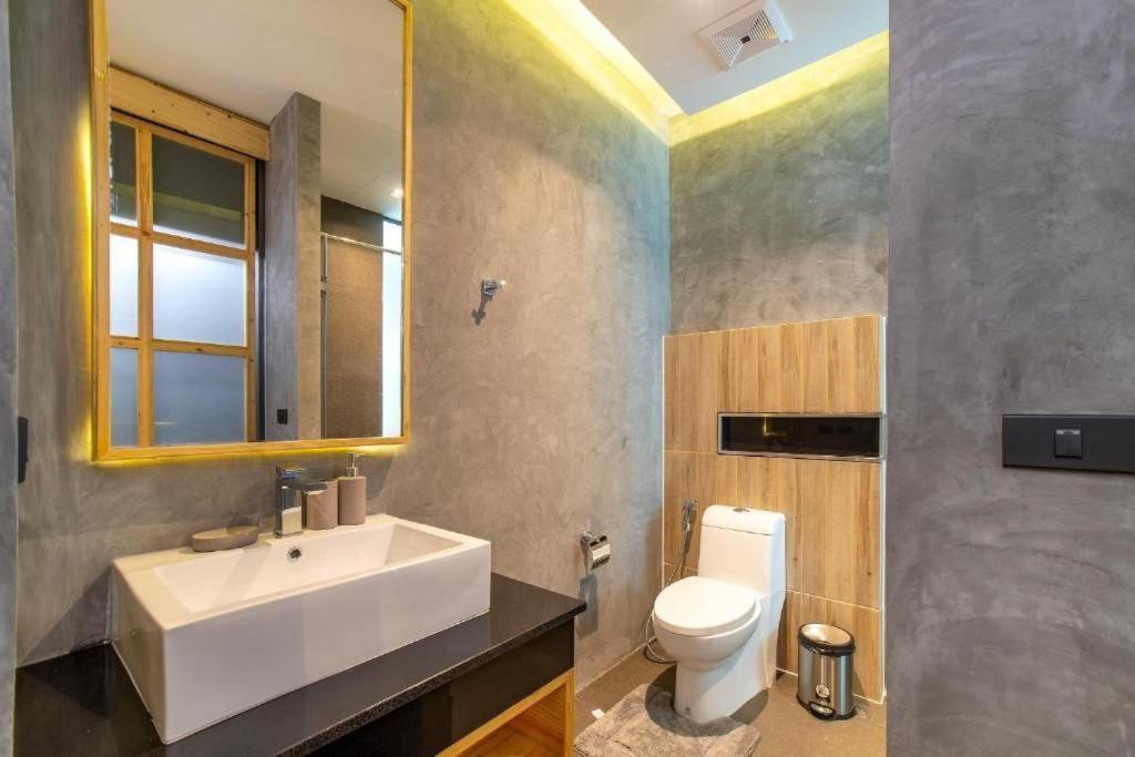 Relife The Windy Naiharn Apartment