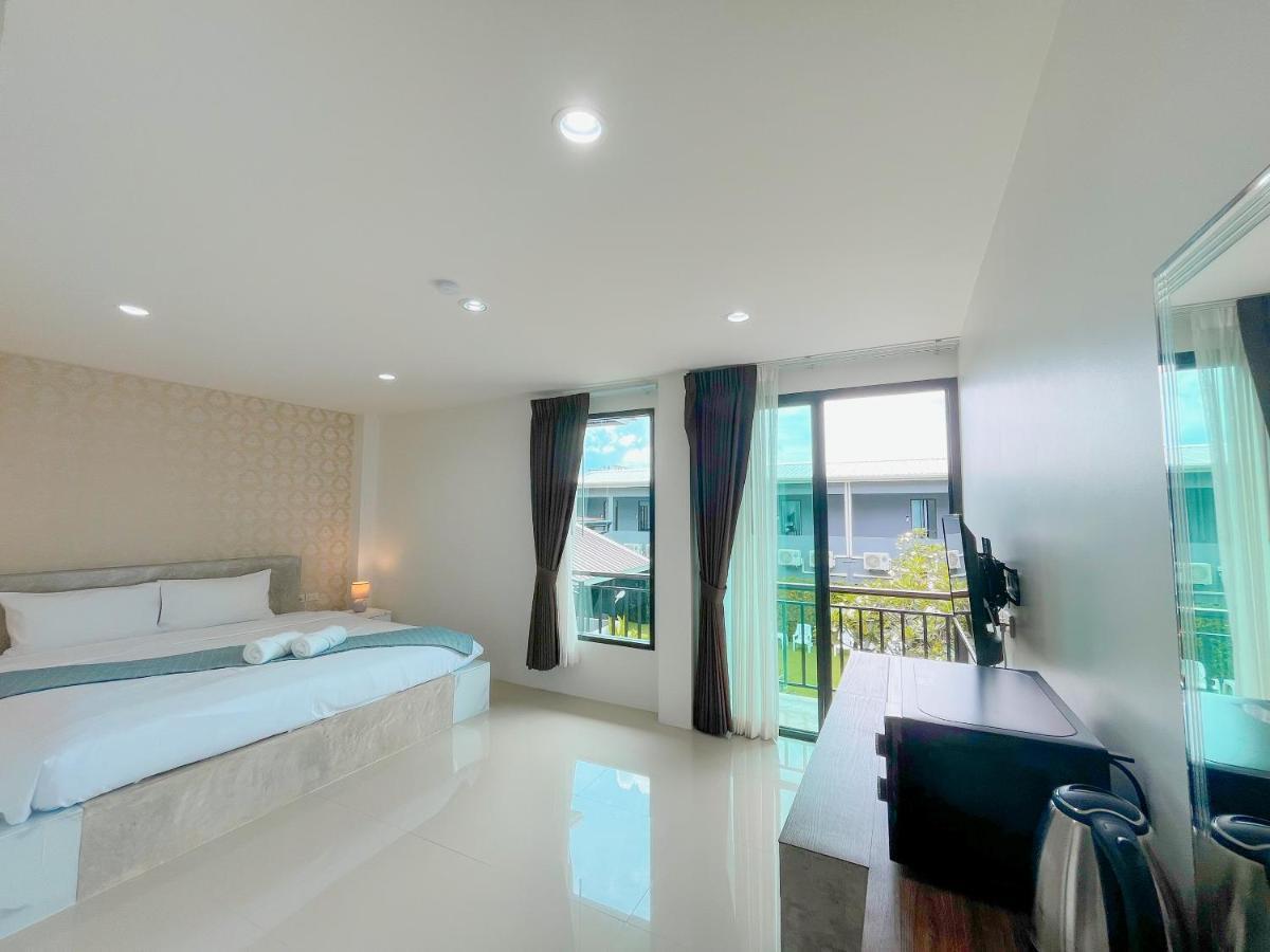 Hotel Natthawan Pool Access