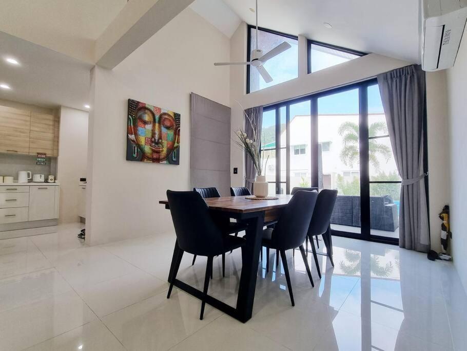 Stylish Pool - 10 Minutes Walk To The Villa
