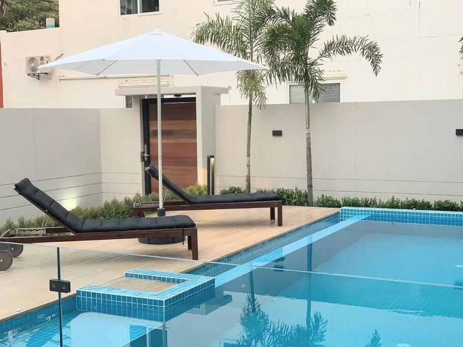 Villa Stylish Pool - 10 Minutes Walk To The *