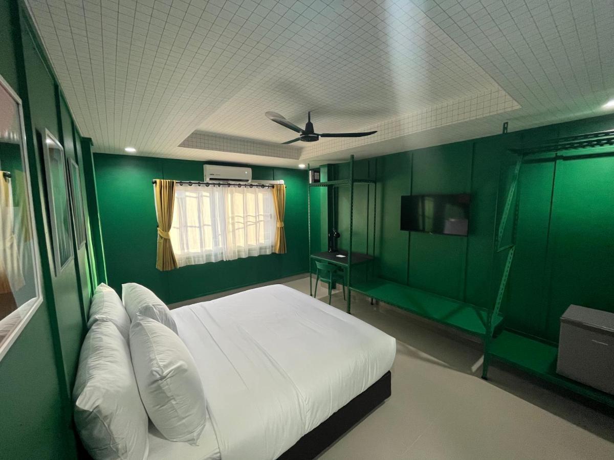 Sari Boutique 3*