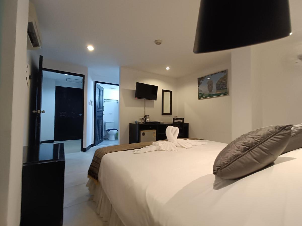 Noble House Hotel