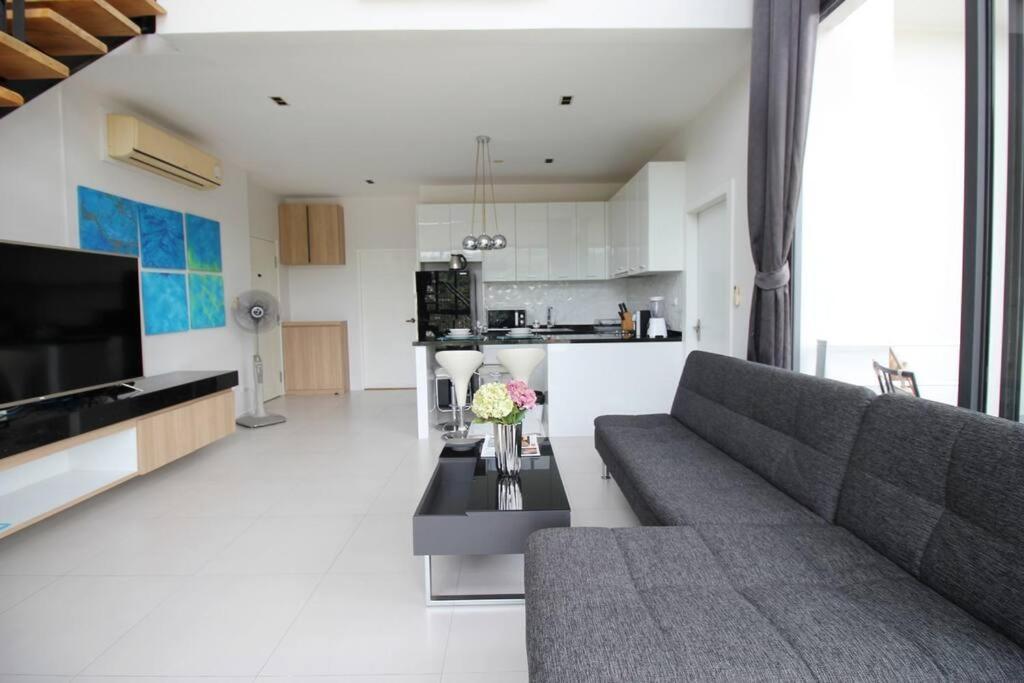 Beautiful Penthouse With Mountain Views Apartment Kamala Beach