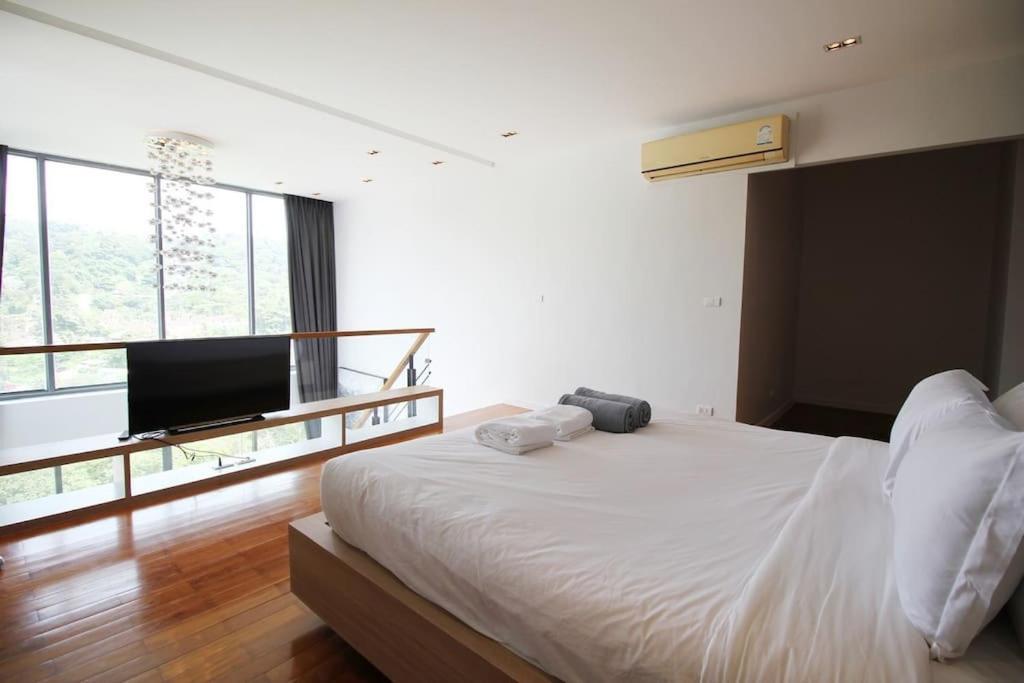 Beautiful Penthouse With Mountain Views Kamala Beach