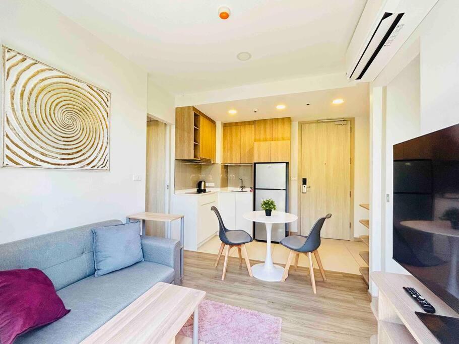 Sky Park 2 Bedroom View Apartment