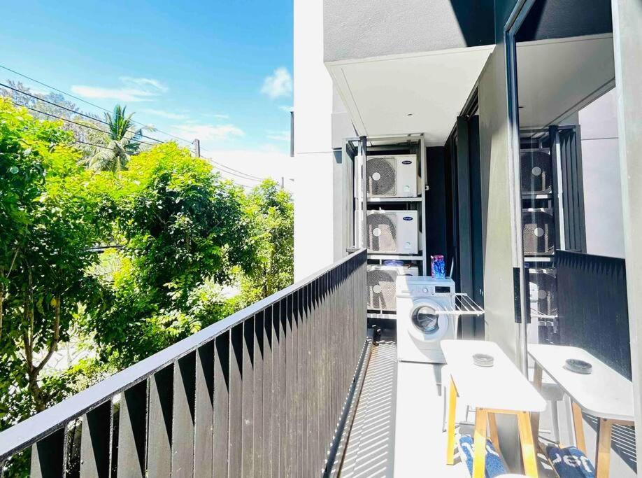 Sky Park 2 Bedroom View Apartment *