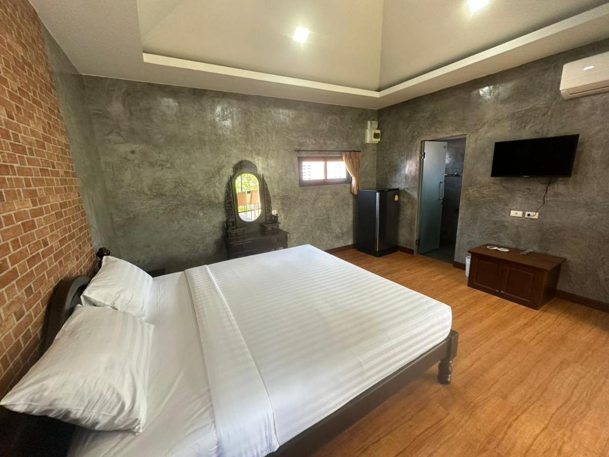 Chalet The Beatles Lagoon Chalong