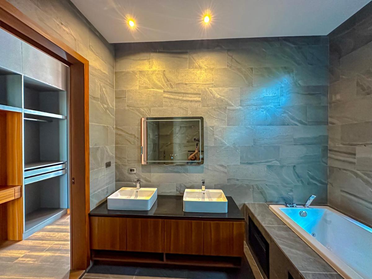 Villa Menara Bang Tao Phuket