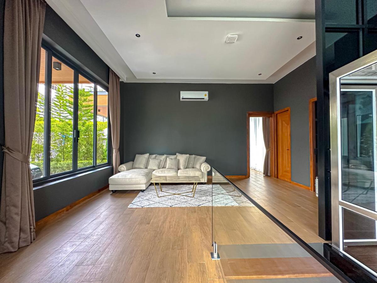 Villa Menara Bang Tao *