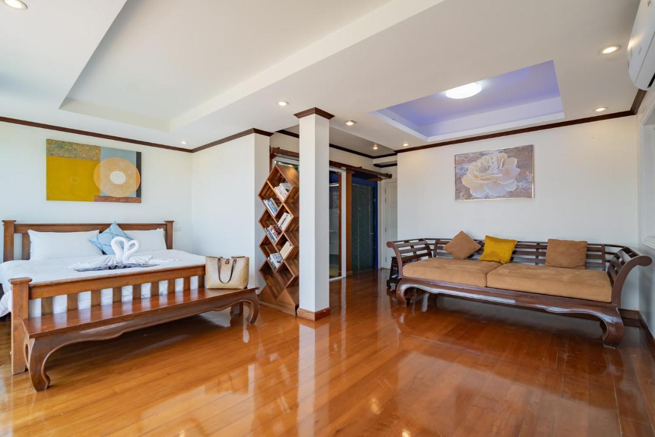 Blue House Panorama View