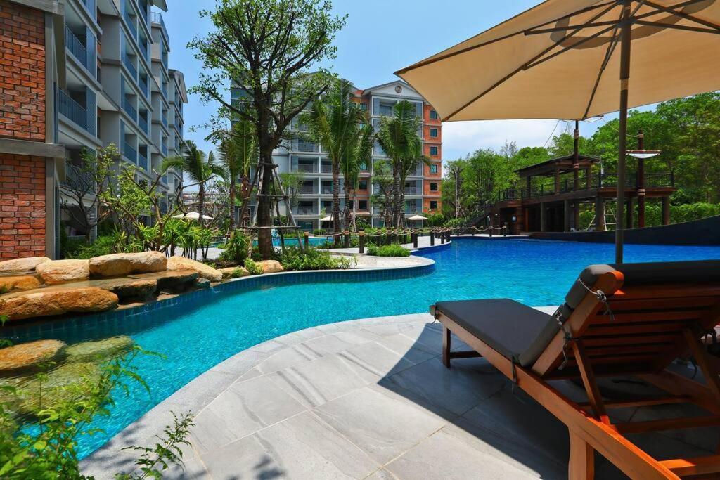 B704 Mountain View In Title Apartment Phuket