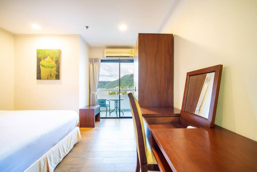 Tower Deluxe Seaview 2br1901