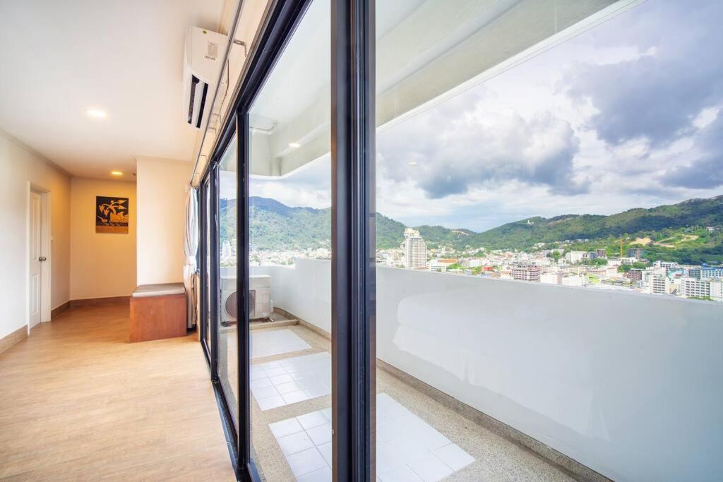 Tower Deluxe Seaview 2br1901