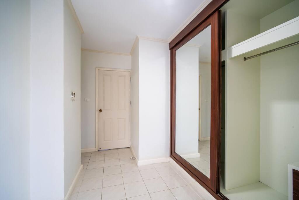 Tower Superior Seaview 3br- 2301