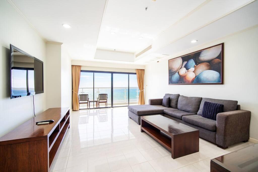 Tower Superior Seaview 3br- 2301