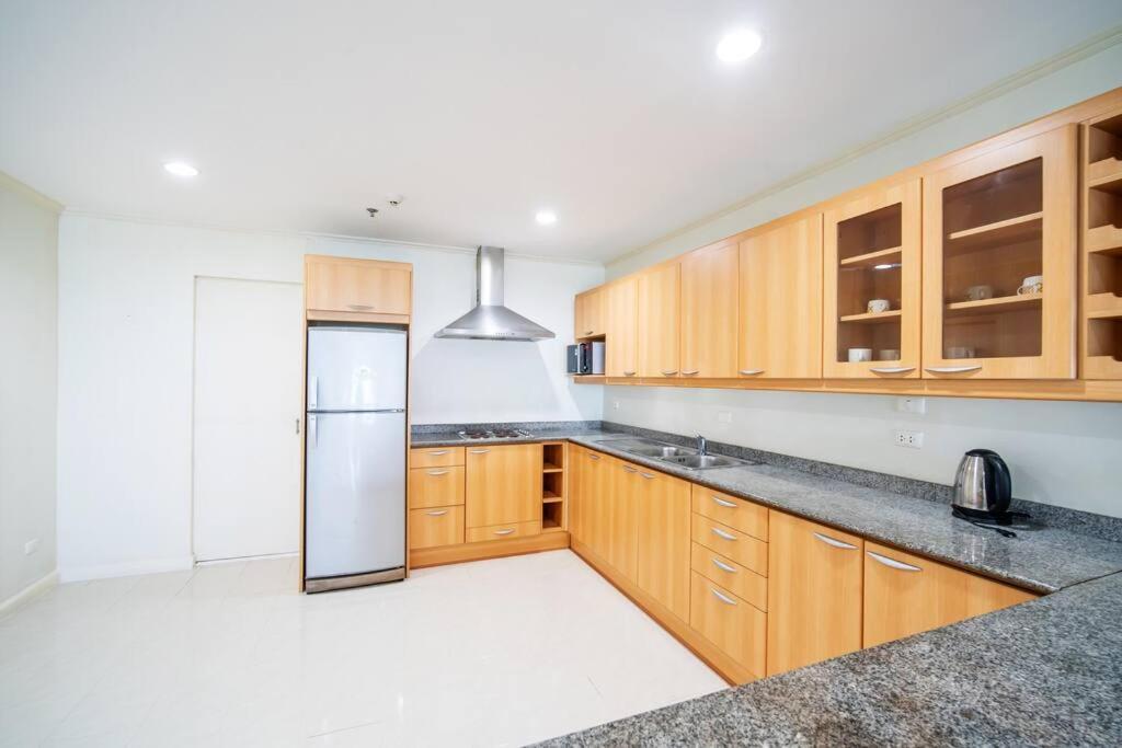 Tower Superior Seaview 3br- 2302 * Patong