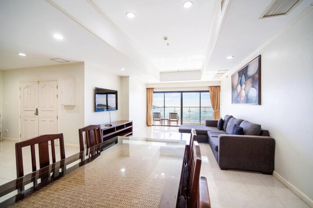 Apartment Tower Superior Seaview 3br- 2301