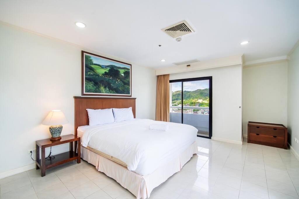Tower Superior Seaview 3br- 2302