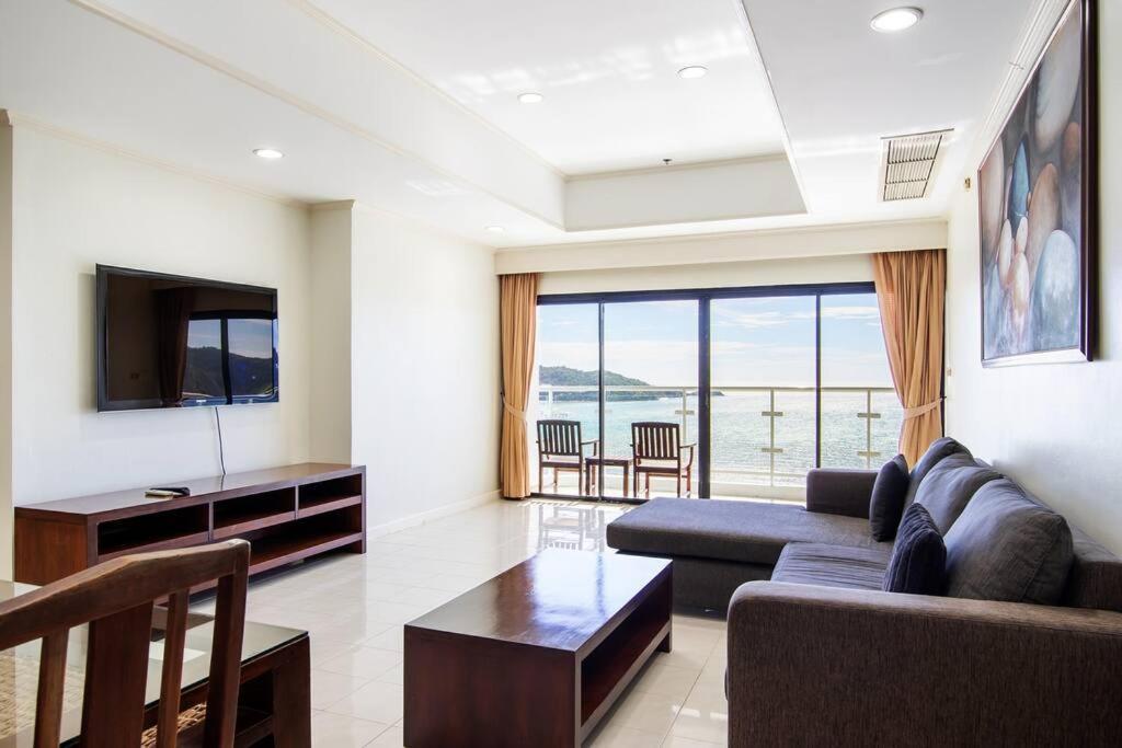 Tower Superior Seaview 3br- 2301