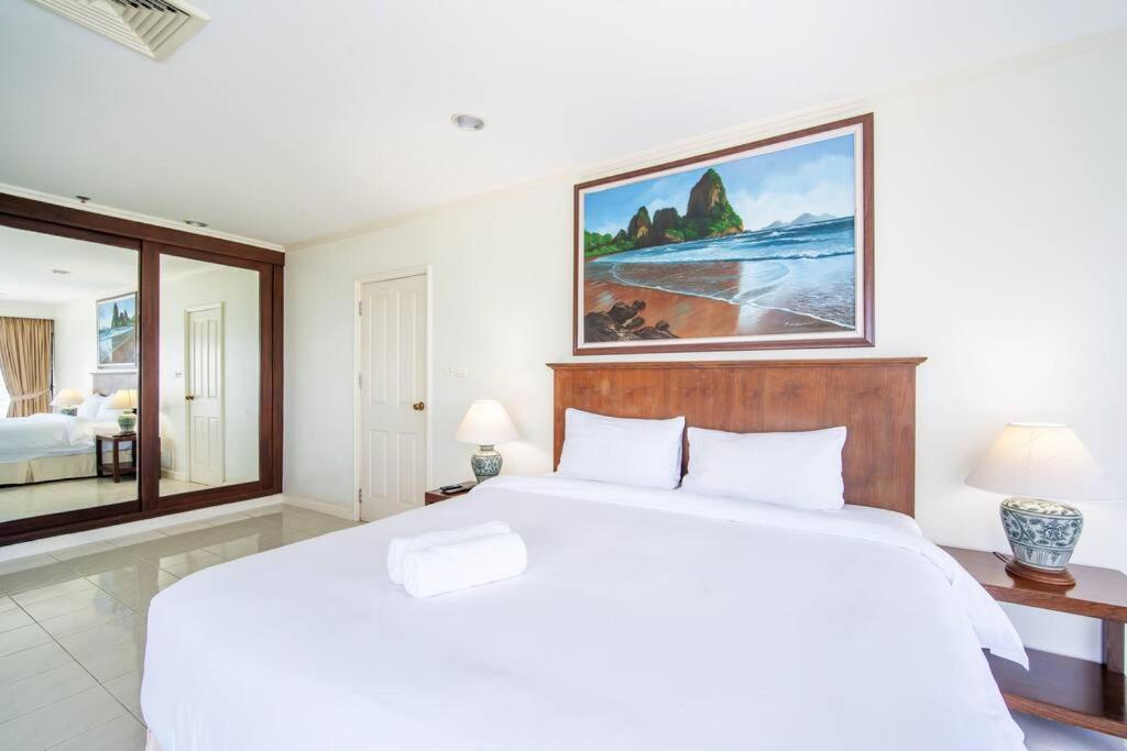 Tower Superior Seaview 3br- 2301 Apartment
