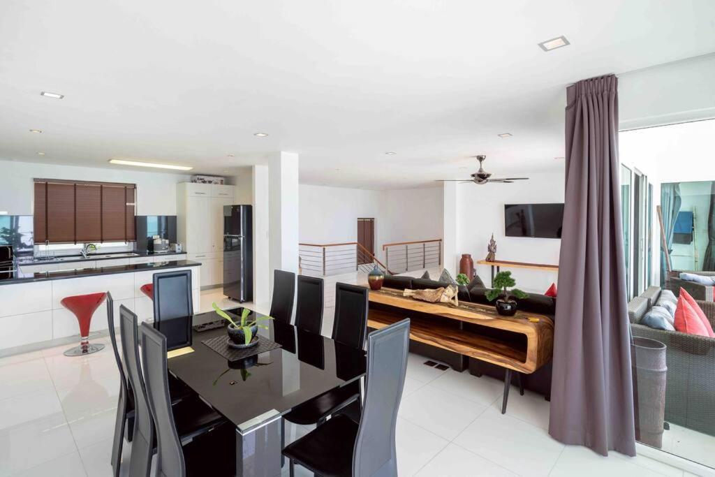 Beachfront 4 Bedrooms Penthouse With Breathtaking Sea View Apartment *