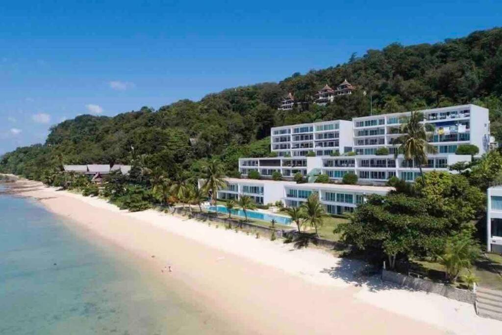 Apartment Beachfront 4 Bedrooms Penthouse With Breathtaking Sea View