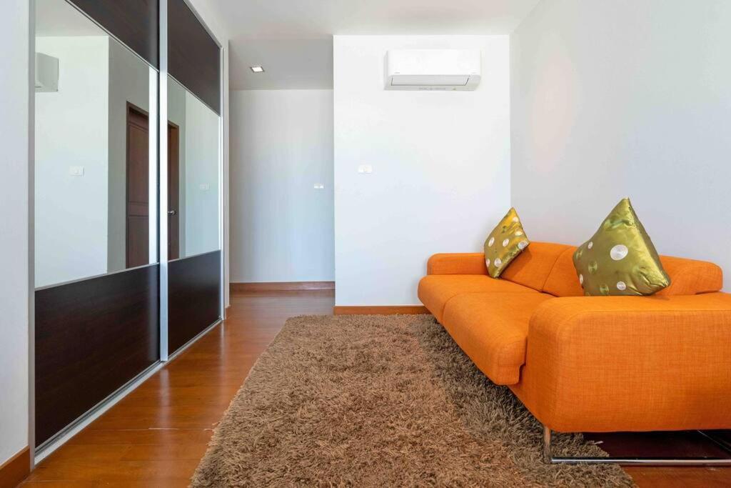 Beachfront 4 Bedrooms Penthouse With Breathtaking Sea View Apartment *