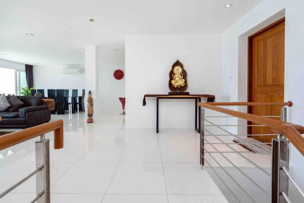 Apartment Beachfront 4 Bedrooms Penthouse With Breathtaking Sea View