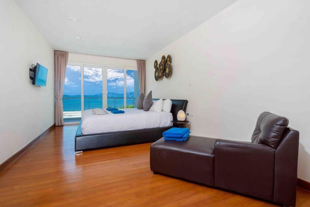 Beachfront 4 Bedrooms Penthouse With Breathtaking Sea View