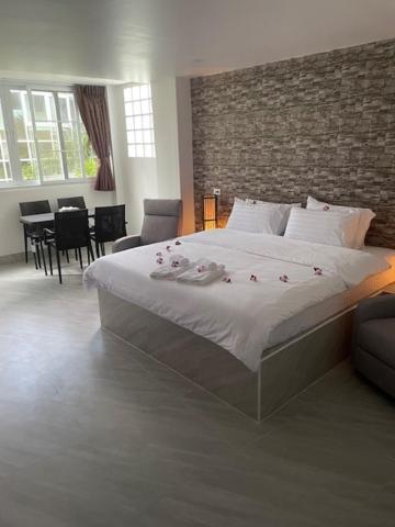 Guest house My *