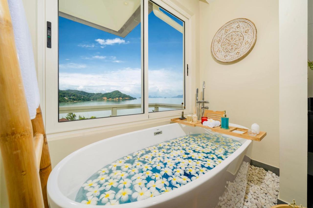 Villa Stunning 5 Bedrooms With Panoramic Sea View