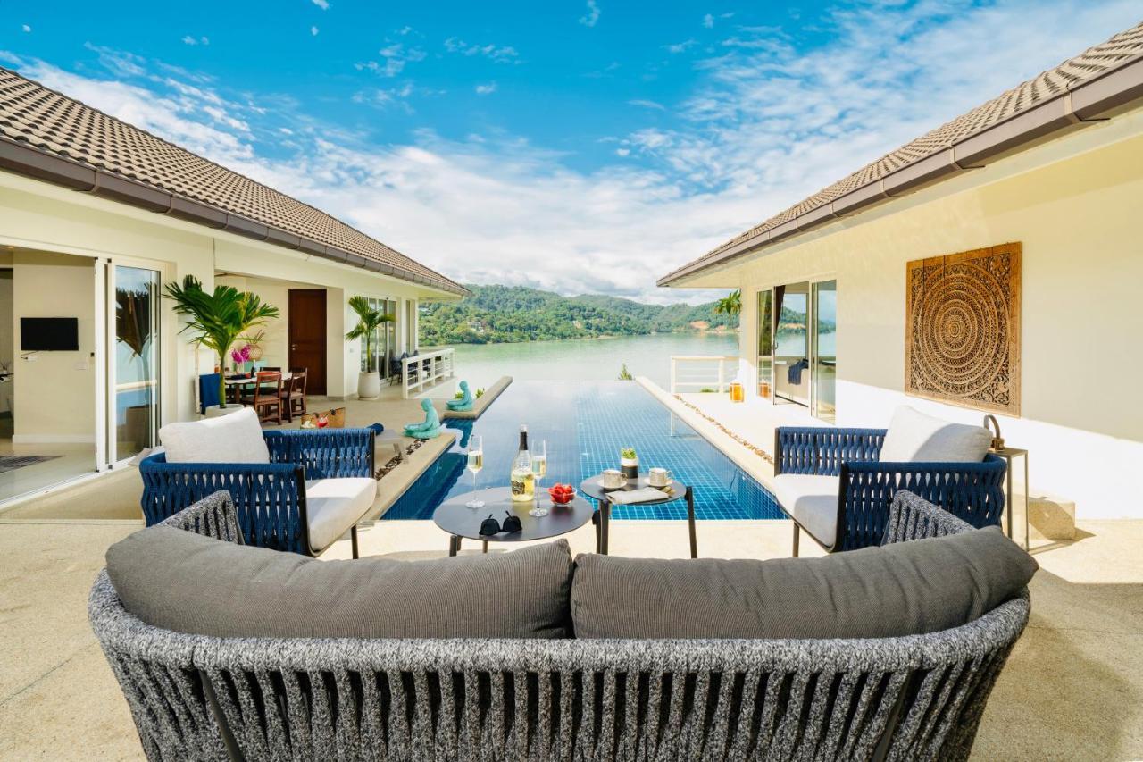 Stunning 5 Bedrooms With Panoramic Sea View Villa
